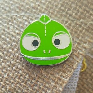 Disney Tsum Tsum Pascal Enamel Pin